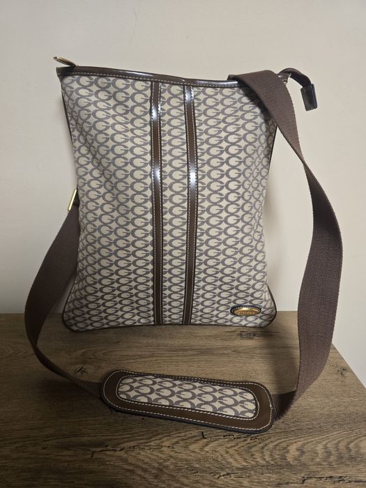 Guess оригинална чанта за през рамо