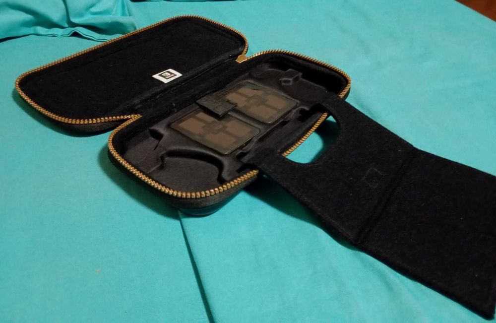 Много запазено NINTENDO SWITCH QLED с четири игри