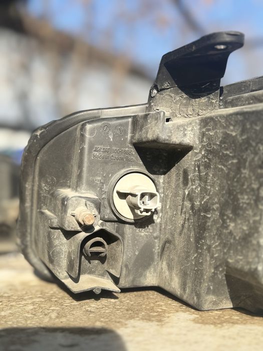 Фары Koito оригинал Suzuki SX4 2012