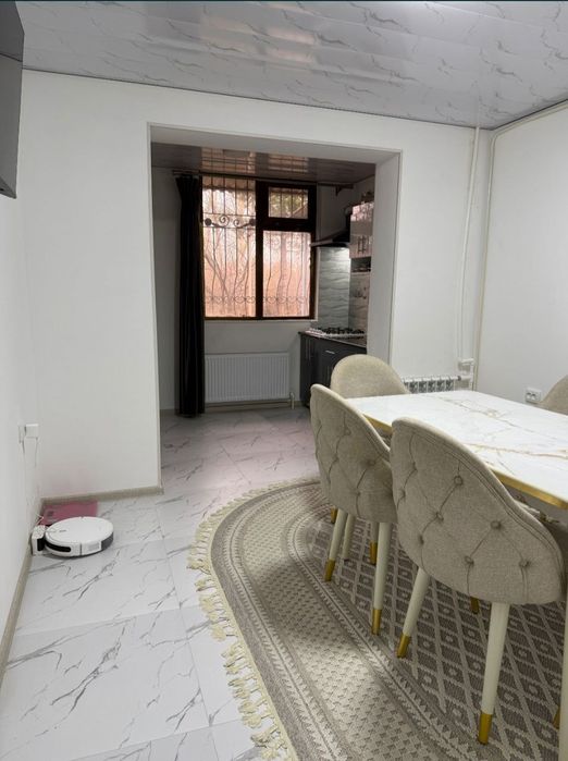 Продаётся 2х комнатная квартира на 1м этаже в 5ти этажном доме.