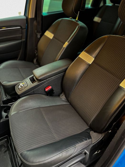 Vând Renault scenic  3