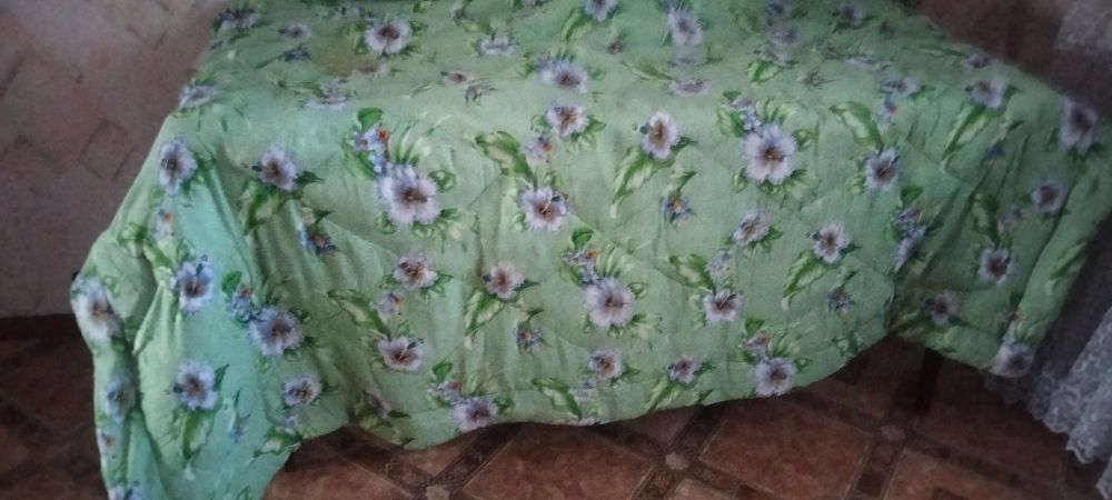 Продам срочно одеяло. Матрас