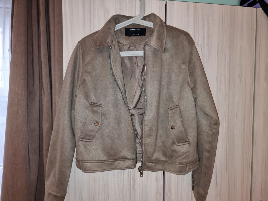 Дамско късо кафяво яке от велур - Sinsay