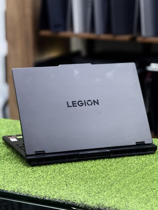 Lenovo Legion R7-8745HX RTX-5060 oled 16/1Tb