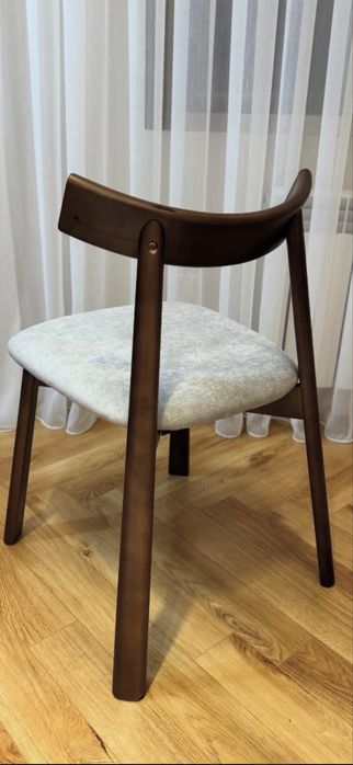 Стулья по 25000 тг