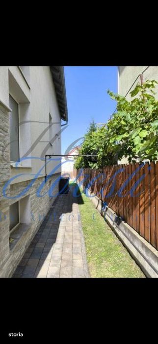 Vila 7 camere , 330 MP, Zona Andrei Muresanu , Cluj