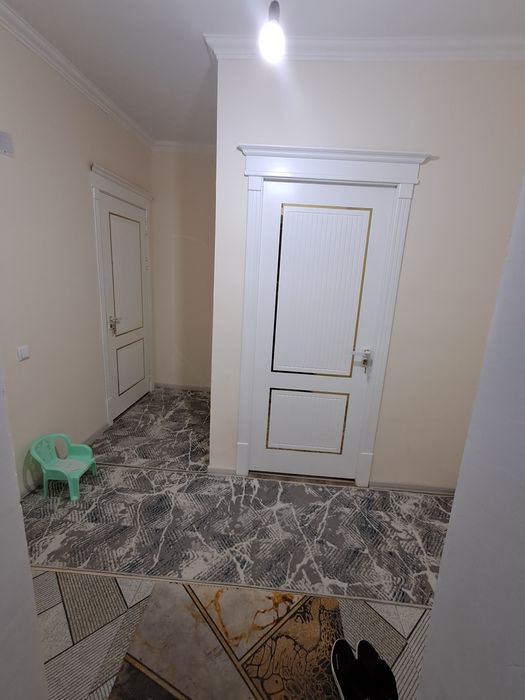2 xonali uy ijaraga beriladi. Shakar qishloq masjid va 42 maktab oldi