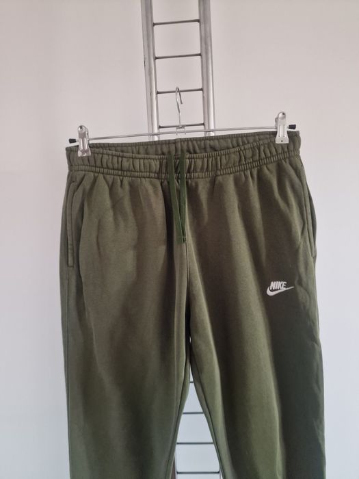 Страхотно мъжко спортно долнище NIKE размер М