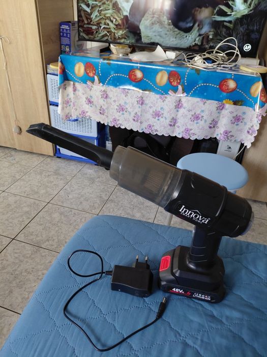 Vind un aspirator auto puternic