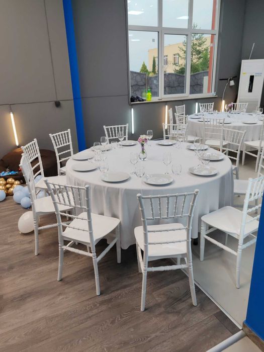 Кръгла маса 180 см или 160 см под наем