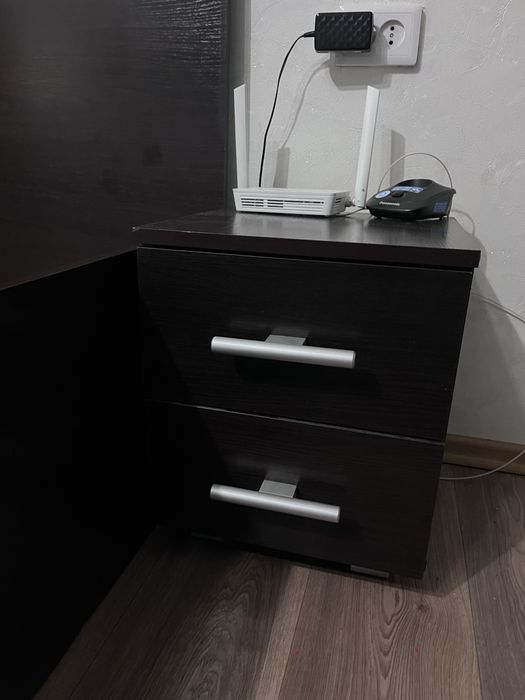 Продам спальный гарнитур