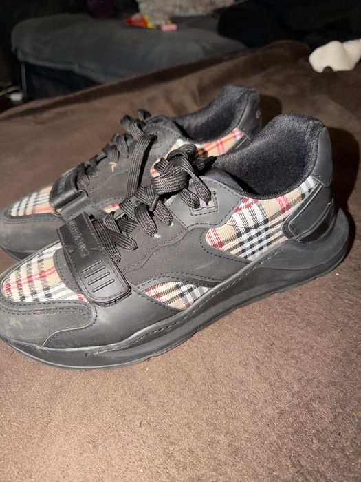 Papuci burberry marime 43