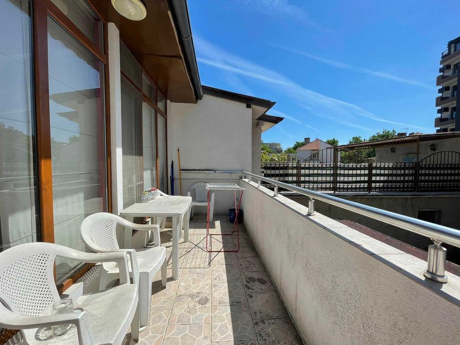 Дава се под наем Тристаен апартамент в Бургас, Лазур - 100 кв.м за 612 € - Снимка #5