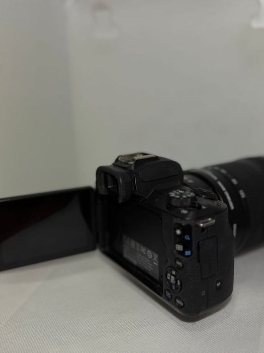 Canon EOS M50 фотоаппарат