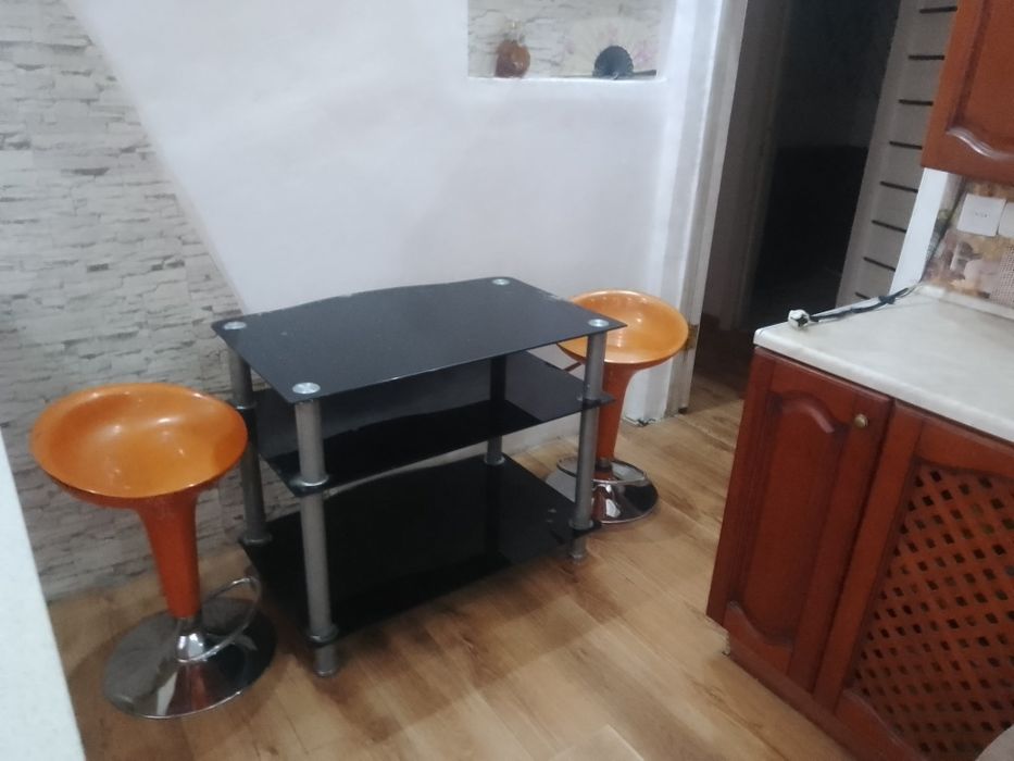 Продам кухонный стол