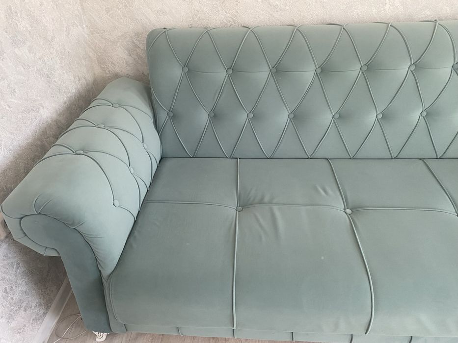 Диван в хорршем состоянии