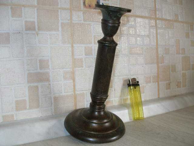 . Бронзов Свещник .