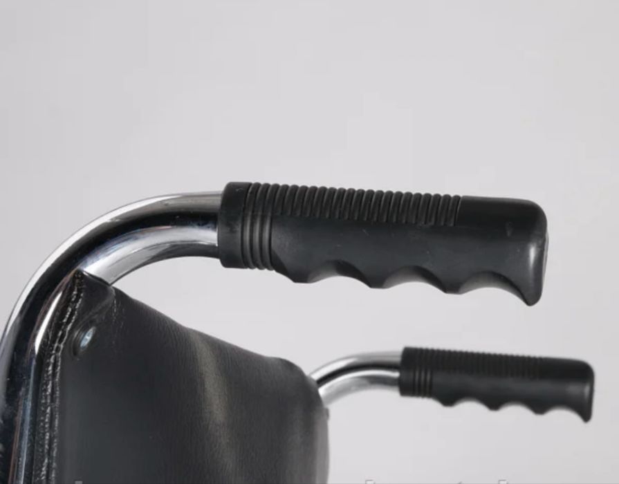 Инвалидная кресло - коляска 56 см сиденье