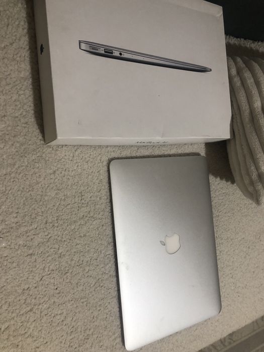 Продам Maacbook air 13 2015
