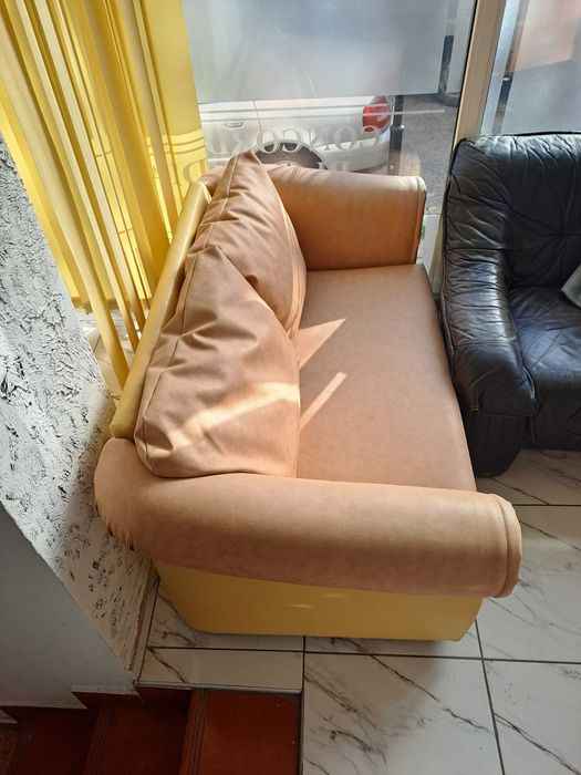 Диван кожен  95 евро брой