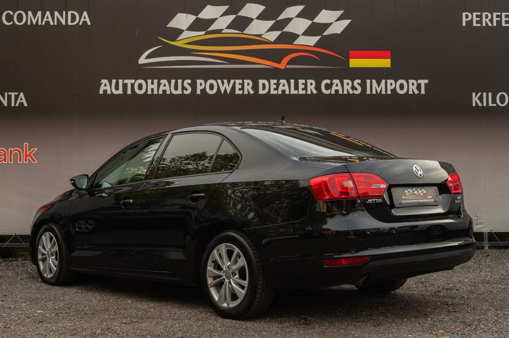 VW Jetta -2012-automat- navigatie-scaune incalzite-jante aliaj-senzori - credit auto / rate / cash