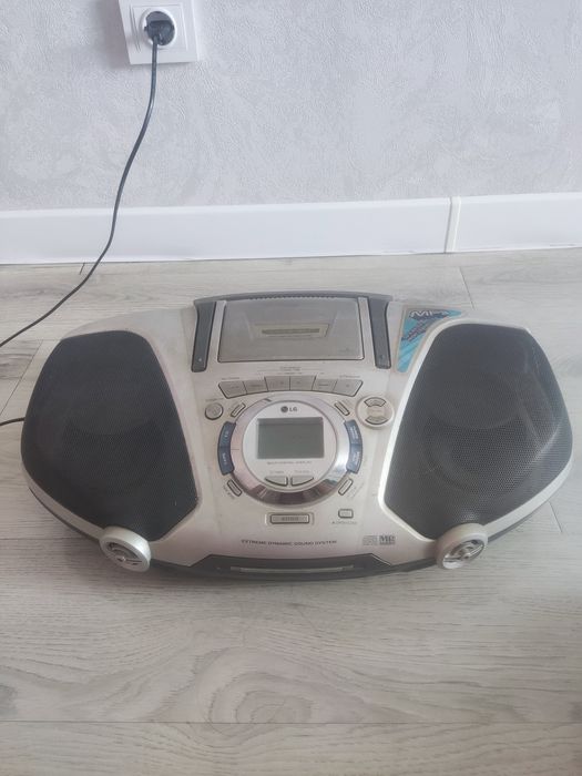 Магнитофон кассетный