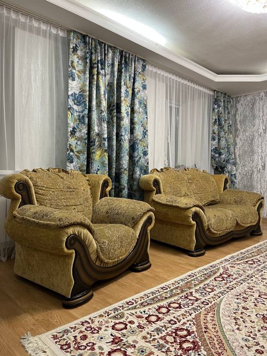 Продается диван в хорошем состоянии