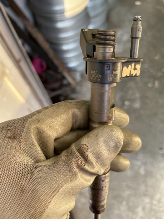 Injector bmw e60,x3,e90 cod: 0445116001