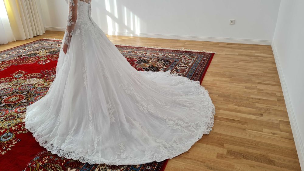 Свадебное платье XS (евро 32, рос. 38-40)