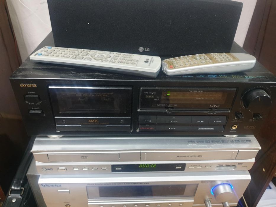 Усилвател  с тунер в отлично състояние.