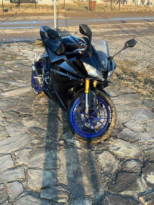 Yamaha yzf r125 2016