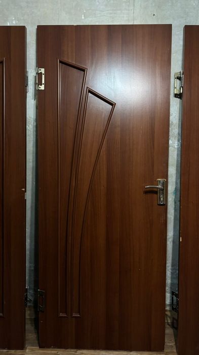 Продам двери в хорошем состояние