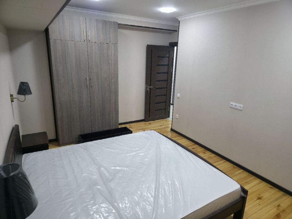 Квартира на Ц4- 5 школа 4/2/4 общ пл 90м Евро с обстановкой