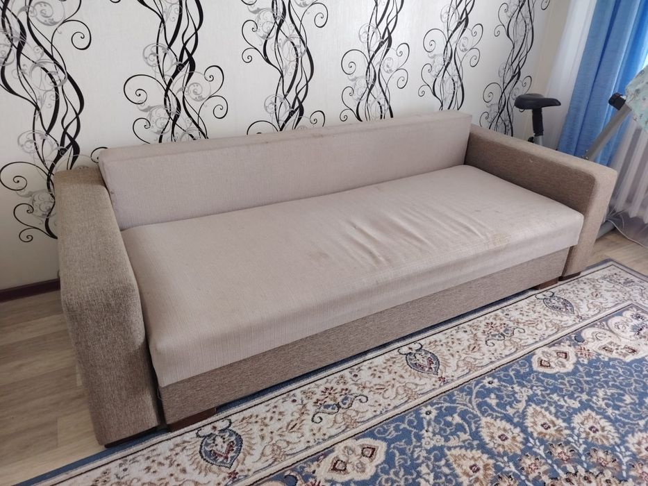 Продам шкаф коричневый.
