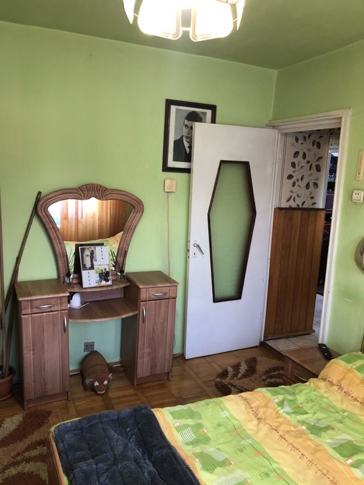 De vanzare apartament 3 camere +garaj+beci