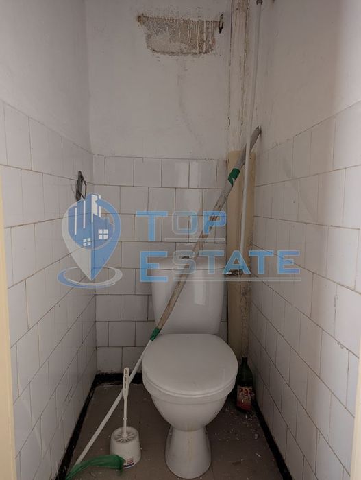 Тристаен тухлен апартамент в центъра на град Стражица