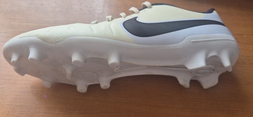 Nike - Футболни обувки Tiempo Legend 10 MG DV4344-700, мъжки, жълти