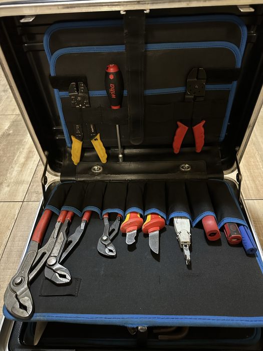 Knipex куфар с инструменти