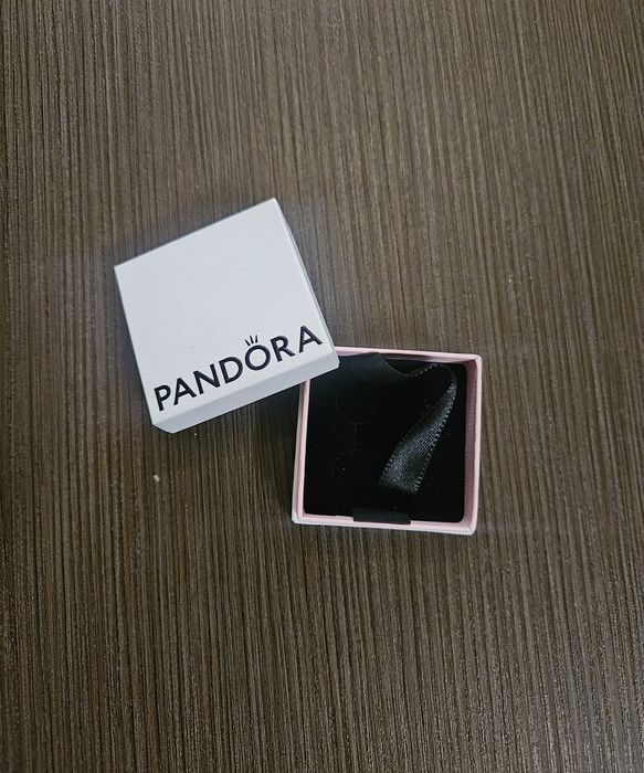 Cutie bijuterii  pandora