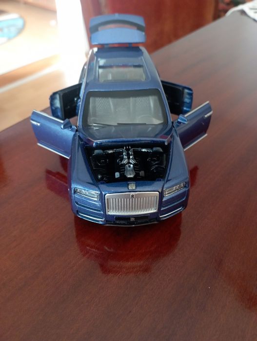 Rolls Royce Culinan macheta