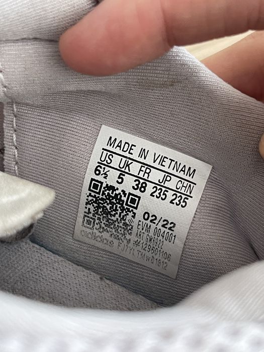 Продаются кроссовки от Adidas