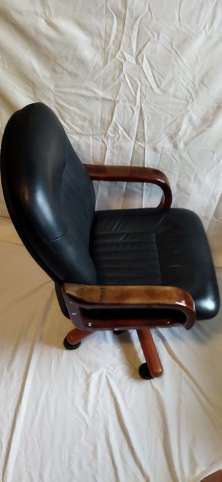 Кожаное, кресло.