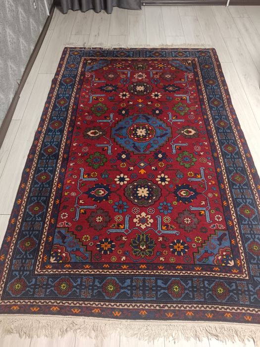 Продам ковёр в хорошем состоянии