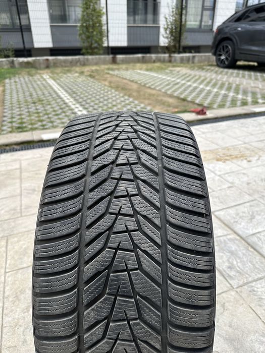 Зимни гуми Hankook 255/35/19 2 броя