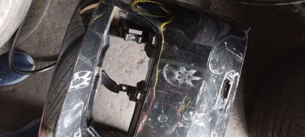 Предна броня за Nissan pulsar със забележки