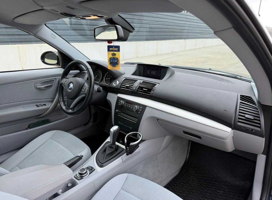 BMW Seria 1 E81 Benzina Automat
