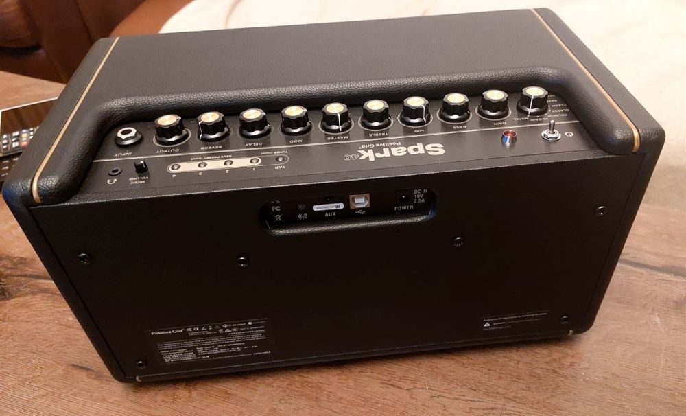 PositiveGrid Spark amplificator chitara