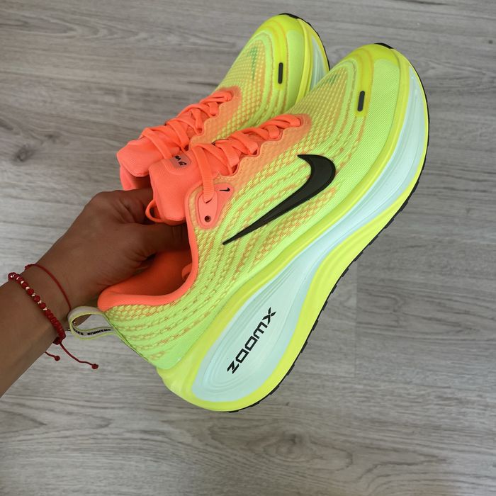 Nike Vomero Plus - 44