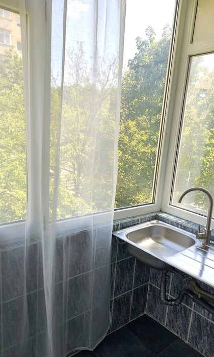 Vândut direct de proprietar – Garsonieră Modernă, Complet Renovată & Centrală Proprie – Gata de Mutare în Mioveni!