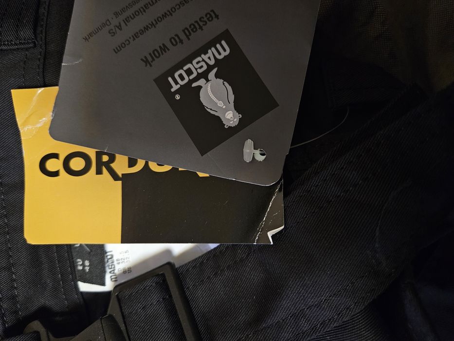 MASCOT Accelerate Overall with knee pockets black 18569